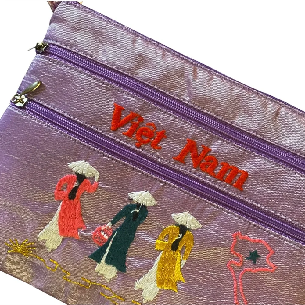 Viet Nam Souvenir Bag or Make Up Bag in Light‎ Purple, New/Unused 8” x 5.5”